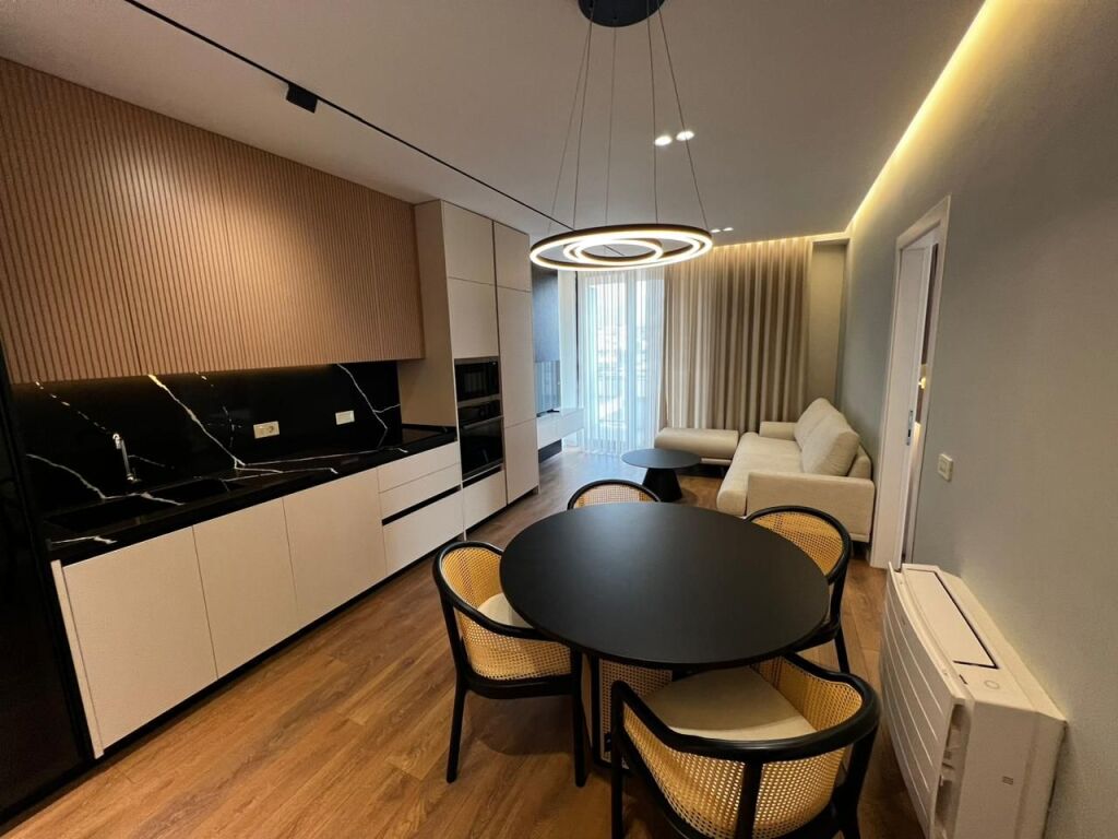 Appartamento 2+1 in affitto al Golden Tower in via Mine Peza.