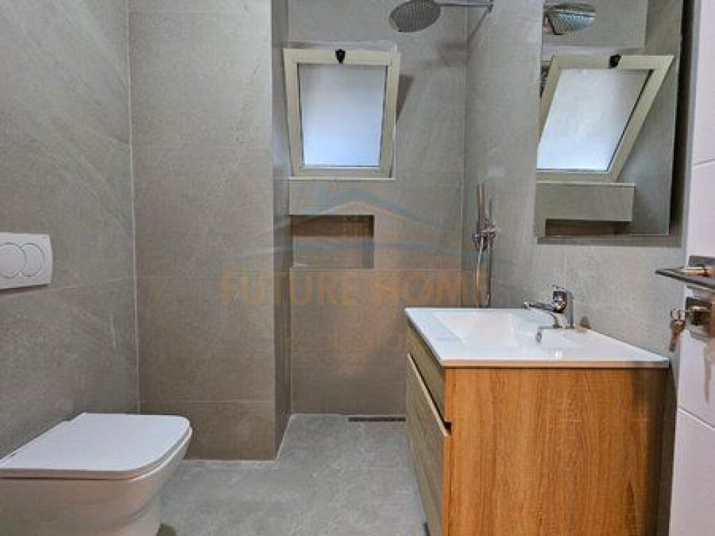 In vendita, Appartamento 1+1, Via Mine Peza, Tirana