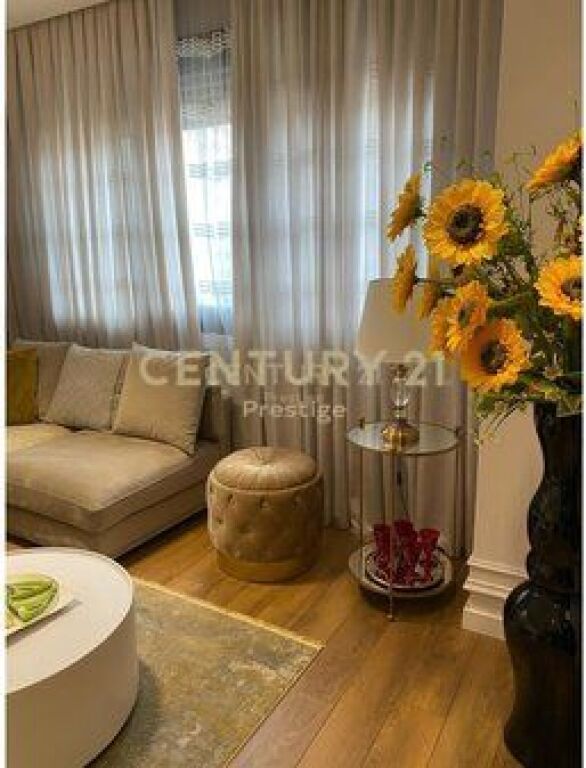 APARTMENT 2+1+2 FOR RENT, BARRICADES STREET, TIRANA!