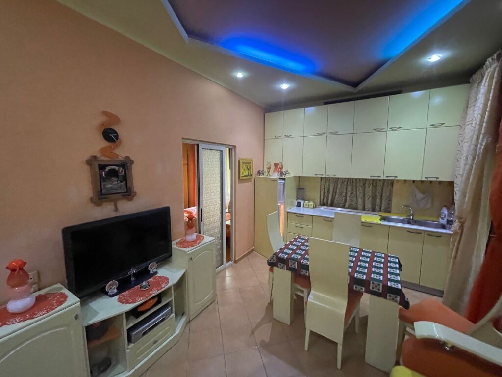 🏡 Appartamento 1+1 in Affitto – Ex Blocco (vicino a Caffè Roma)