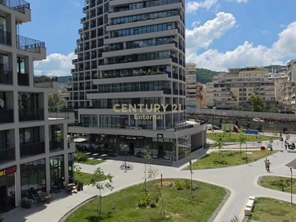Office 3+1+ Parking For Rent in Lake View!!