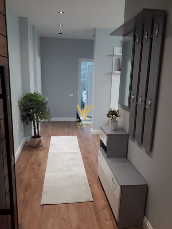 JEPET APARTAMENT 2+1+2 ME QERA TEK ISH PARKU 80.000 LEKE