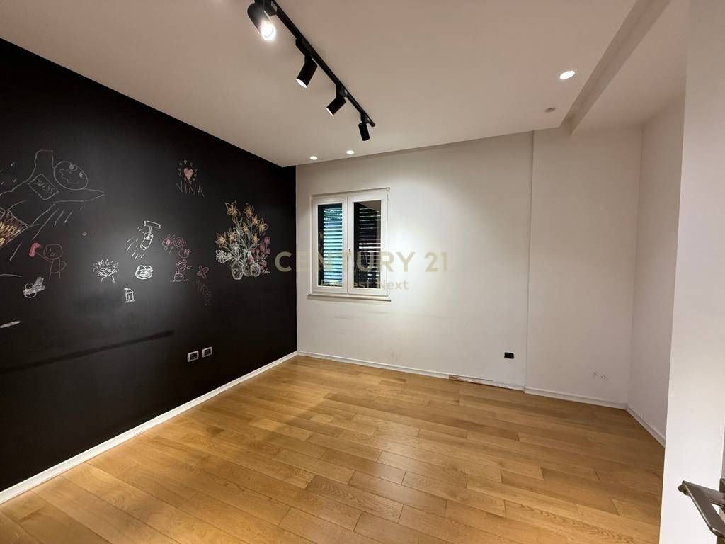 Office for rent in Bllok