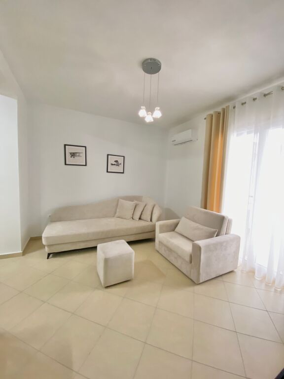 Appartamento disponibile 1+1 con vista mare Vlora