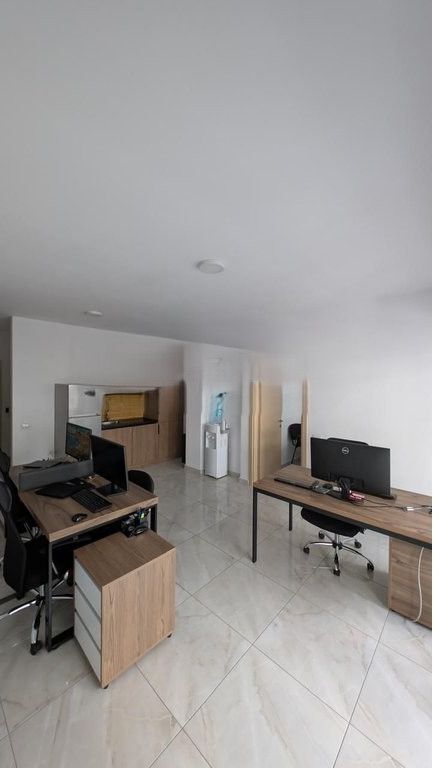 ZOGU I ZI, OFFICE FOR RENT 600 € /Month