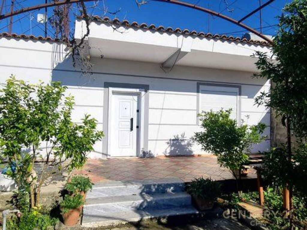 VENDESI PRIVATO CON CORTILE IN VENDITA A VORE