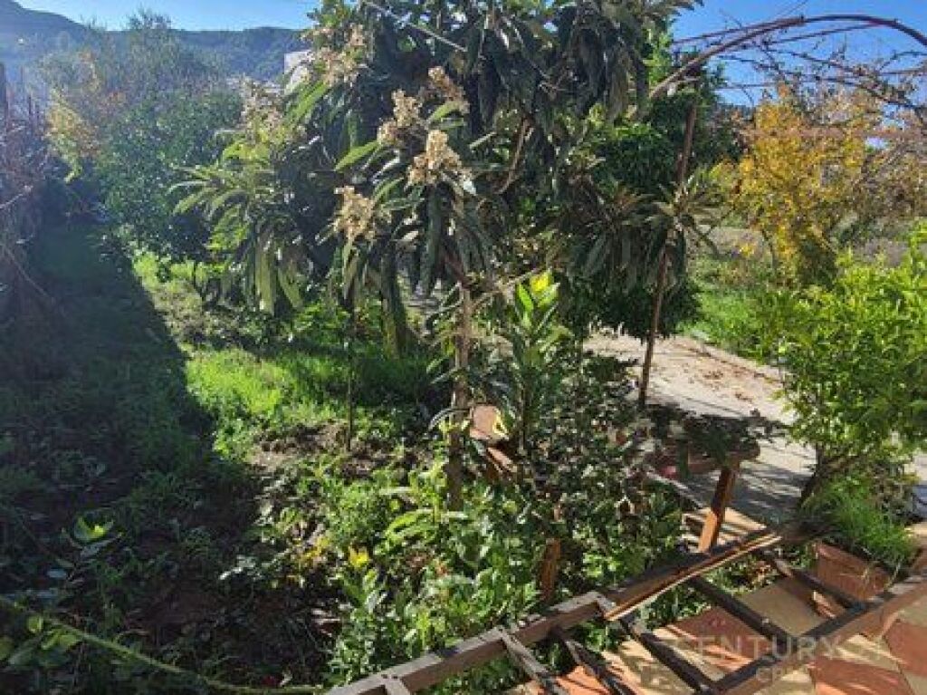 VENDESI PRIVATO CON CORTILE IN VENDITA A VORE