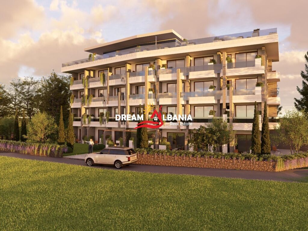 Shitet ose jepet me Qera Hotel 4 katesh në Potam, Himarë (ID 4151185)