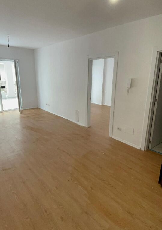 Qera | Apartament 1 + 1 | QTU (Qendra Tregtare Univers) | 400 €/muaj