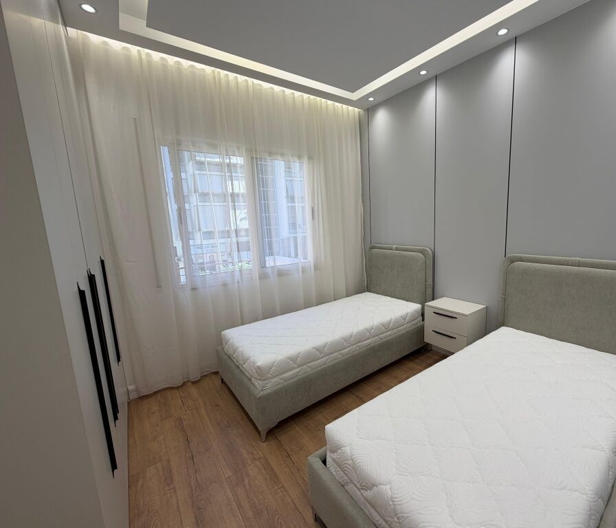 🏡 Shitet Apartament 2+1 – Golden Park