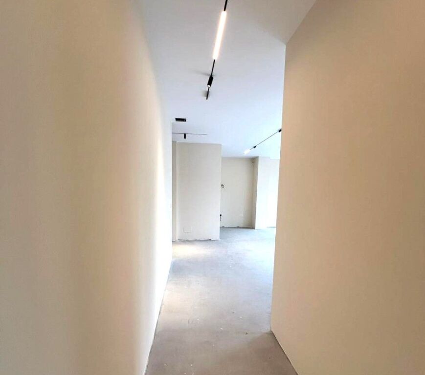 🏢Shitet Apartament Lux 2+1+2+Verande rrethuese + 2🅿️  📍 Ish tregu Elektrik , Shkolla e Baletit  🏢Kati 4   💵Cmimi 314.000€ , I diskutuar  🅿️  