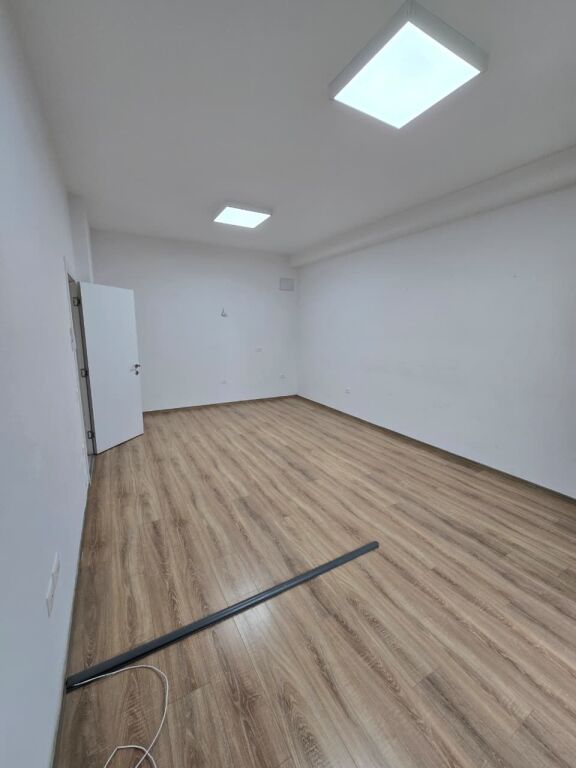 🏢 Office 2+1 for Rent – Square 21