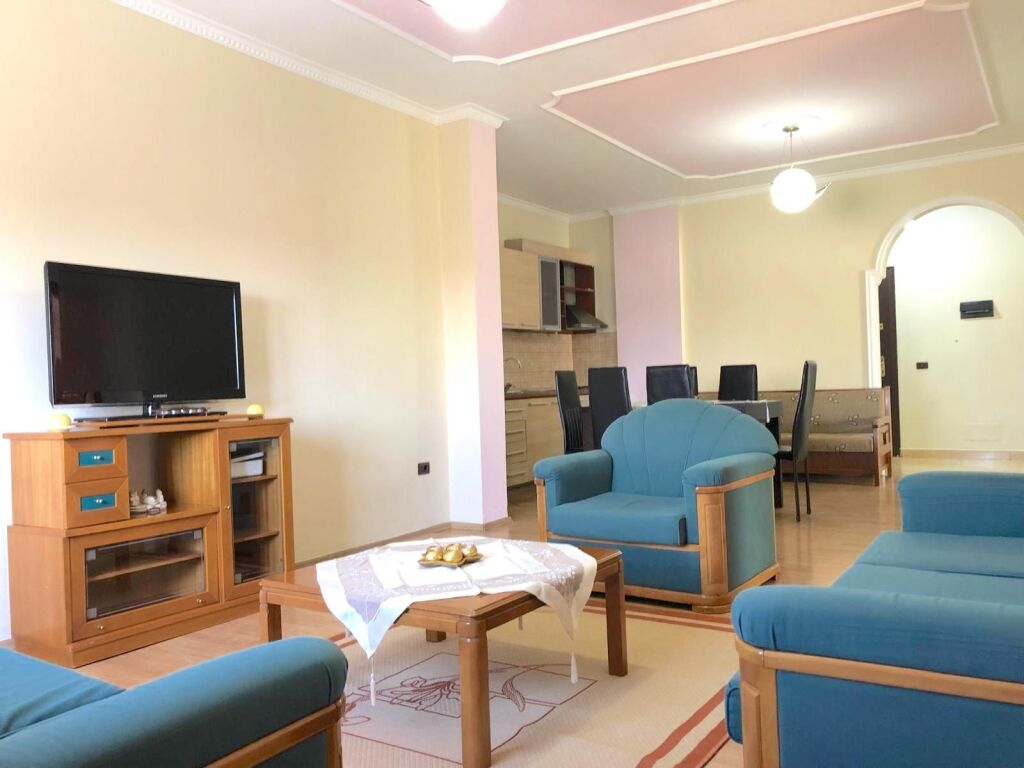 🏠Jepet me qera Apartament 2+1 + Ballkon ✨  📍 Rruga Jordan Misja, Tiranë💰 Çmimi: 40000 lek/muaj