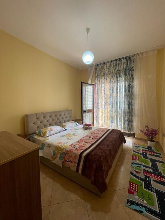 APARTAMENT 1+1 NE SHITJE TE BULEVARDI ZOGU I