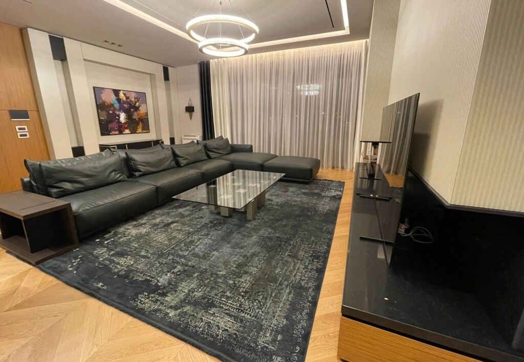 🏡 3-Storey Villa for Sale – Mandarin Residence