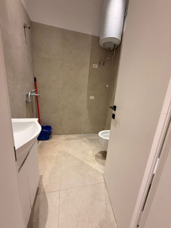 SHITET APARTAMENT 2+1 SHKEMBI I KAVAJES, GOLEM