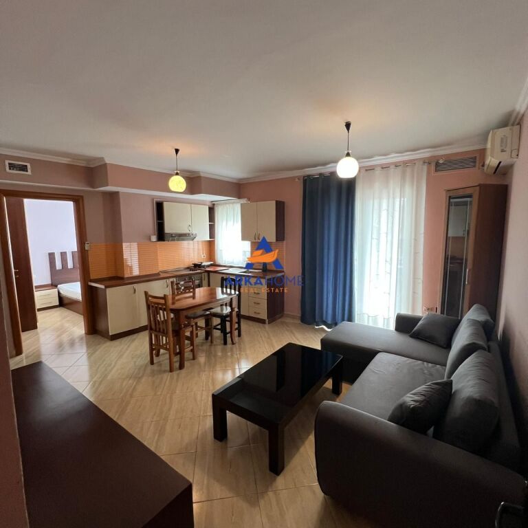 JEPET APARTAMENT ME QERA 1+1 "AFER REKA BAKERY, RRUGA DIBRES" 45000 LEKE