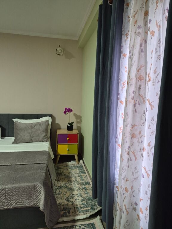 TIRANA AFFITTASI MONOLOCALE 1+1 PIANO 1