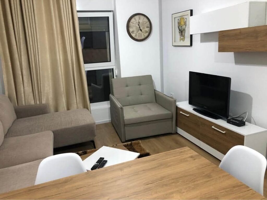 Jepet Shtepi me Qera 1+1 - Ali Demi, pallatet Kaimi, Tirane