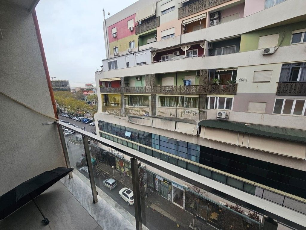 ZOGU I ZI, OFFICE FOR RENT 600 € /Month