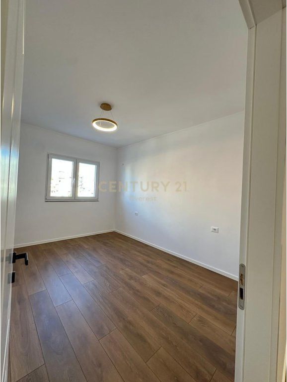Appartamento 2+1 in vendita in Via Mine Peza