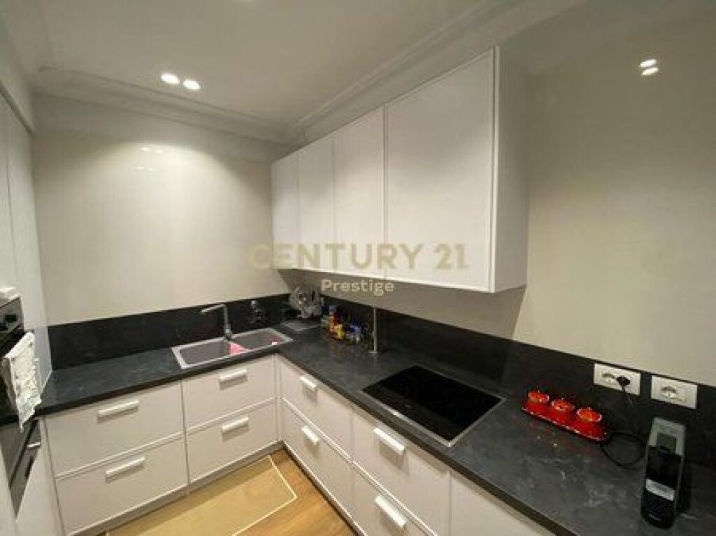 APARTMENT 2+1+2 FOR RENT, BARRICADES STREET, TIRANA!