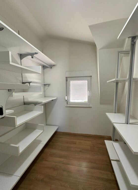 AFFITTASI VILLA SU 4 PIANI – White House, TEG