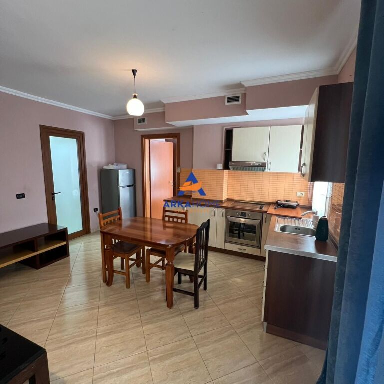 JEPET APARTAMENT ME QERA 1+1 "AFER REKA BAKERY, RRUGA DIBRES" 45000 LEKE