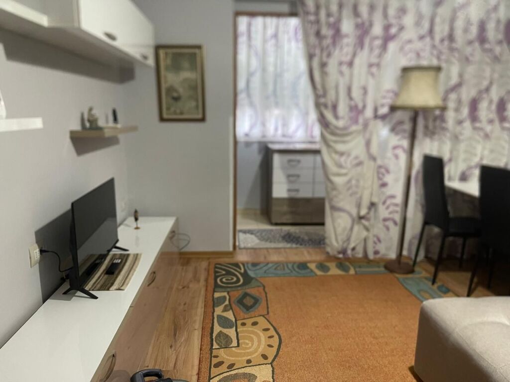Apartament me qera - Rruga e Kosovareve