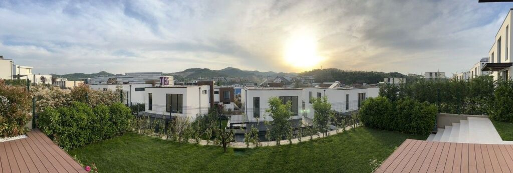 🏡 3-Storey Villa for Sale – Mandarin Residence