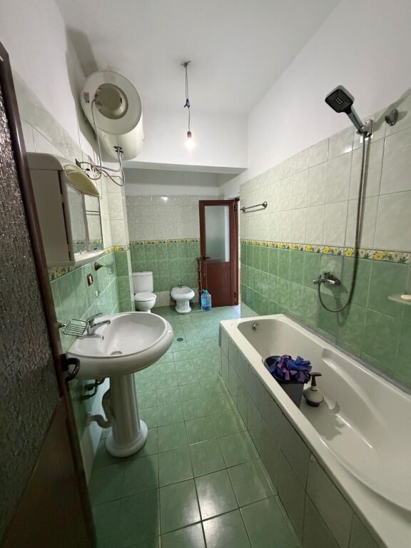 Affitto | Shtëpi private 2 + 1 | Fresku | 350 €/mese