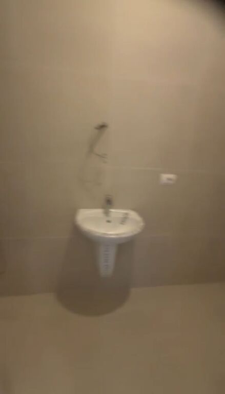 Rent | Ambjent Biznesi | Rruga e Barrikadave | 750 €/month