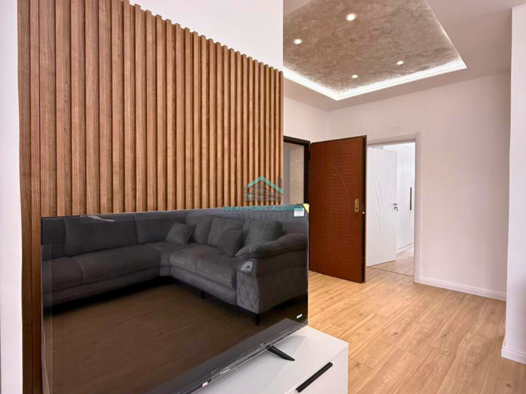 Shitet Apartament 2+1+2 – Lungomare, Vlorë