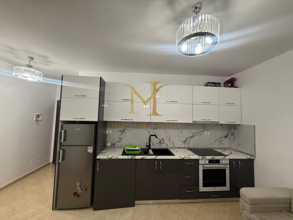 Apartament me qera 1+1 Durrës, Plazh Hekurudha Kompleksi EKA