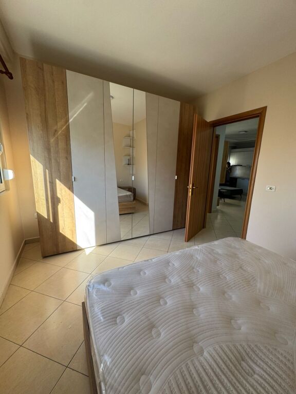 Apartament 2+1 me qira tek Shkolla E Kuqe