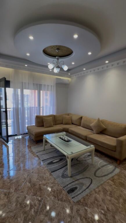 Jepet me qira apartament 1+1