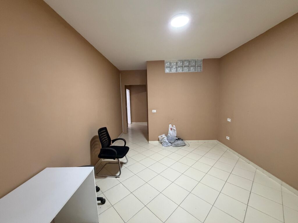 2+1, per affari o residenza, a famedi astir, 240.000 lek
