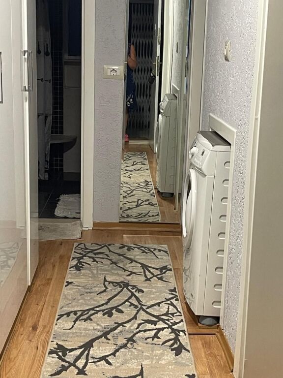 Apartament me qera - Rruga e Kosovareve