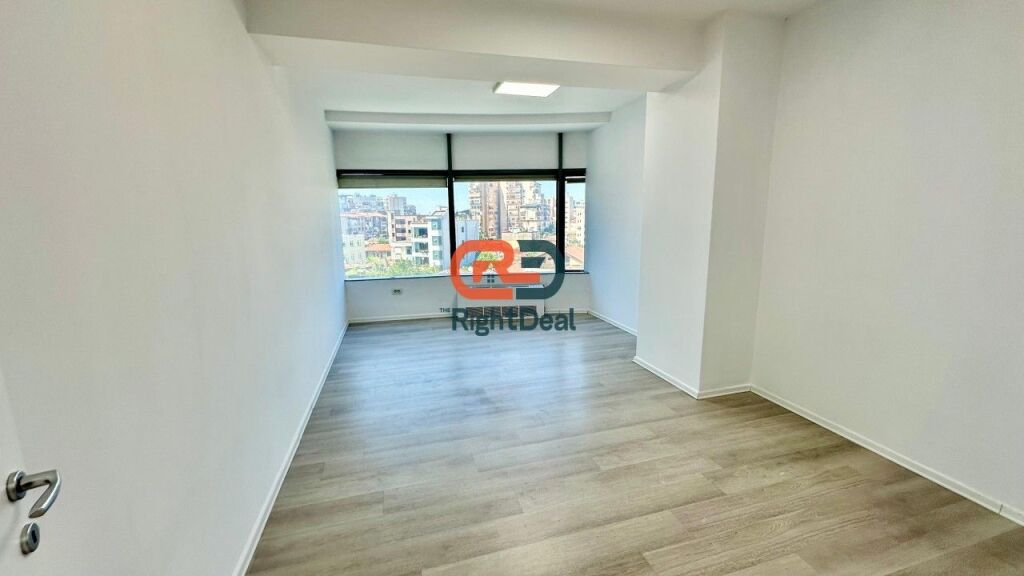Tek Kompleksi Halili, Jepet Me Qira, Super Ambient Per Zyra Ose Klinika!!!