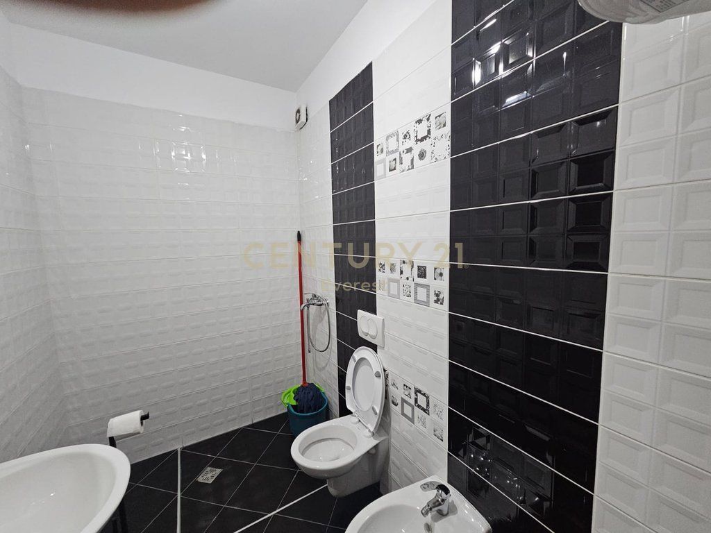 ZOGU I ZI, OFFICE FOR RENT 600 € /Month