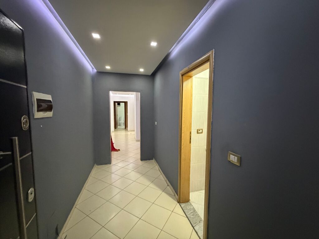 2+1, per affari o residenza, a famedi astir, 240.000 lek
