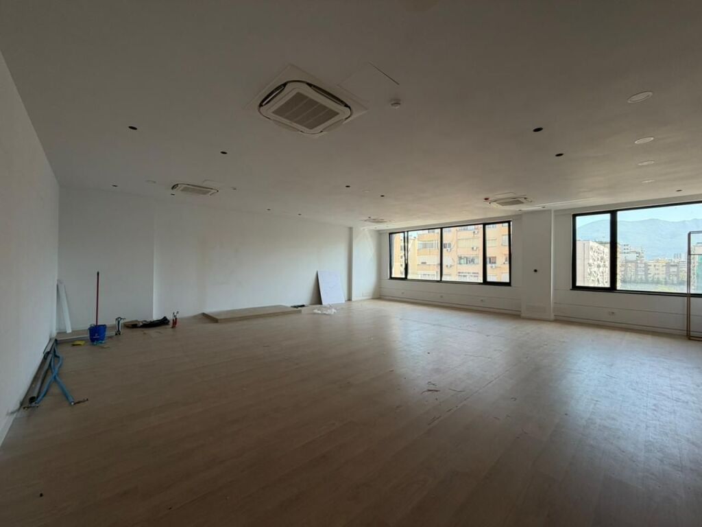 Office for Rent at the Delijorgji Complex