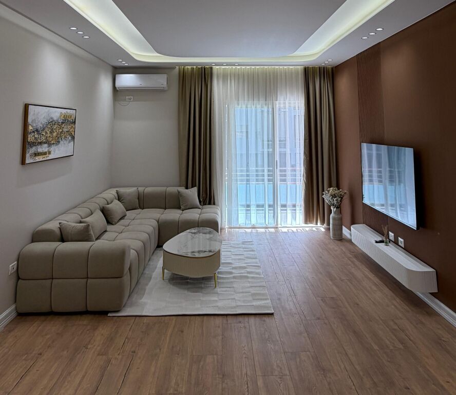 🏡 Shitet Apartament 2+1 – Golden Park