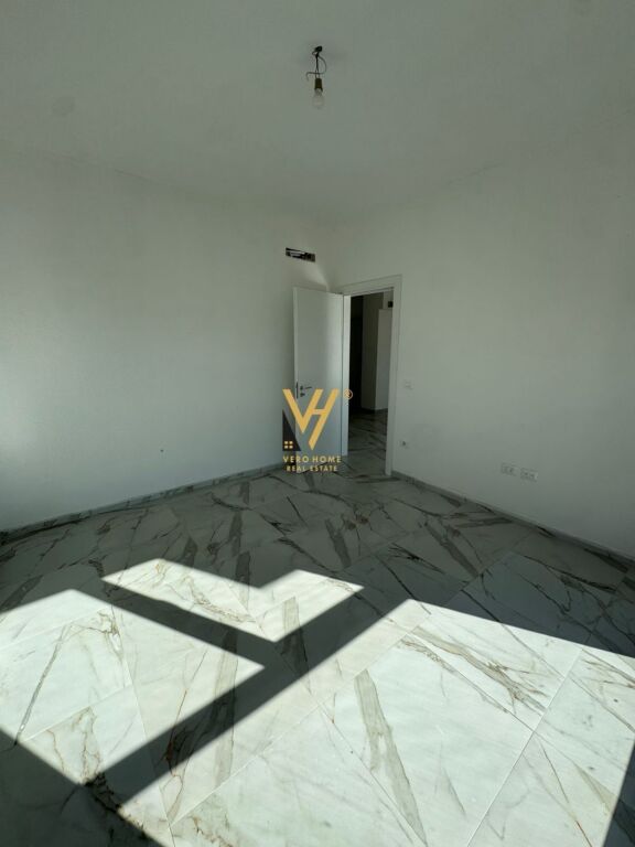 OFFICE 65 M2 FOR RENT ON DRITAN HOXHA STREET, AURA COMPLEX 50,000 LEKE