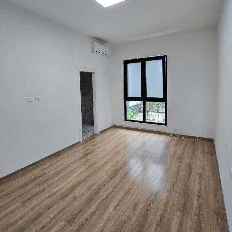 🏢✨ Office for Rent – Square 21, Tirana ✨🏢