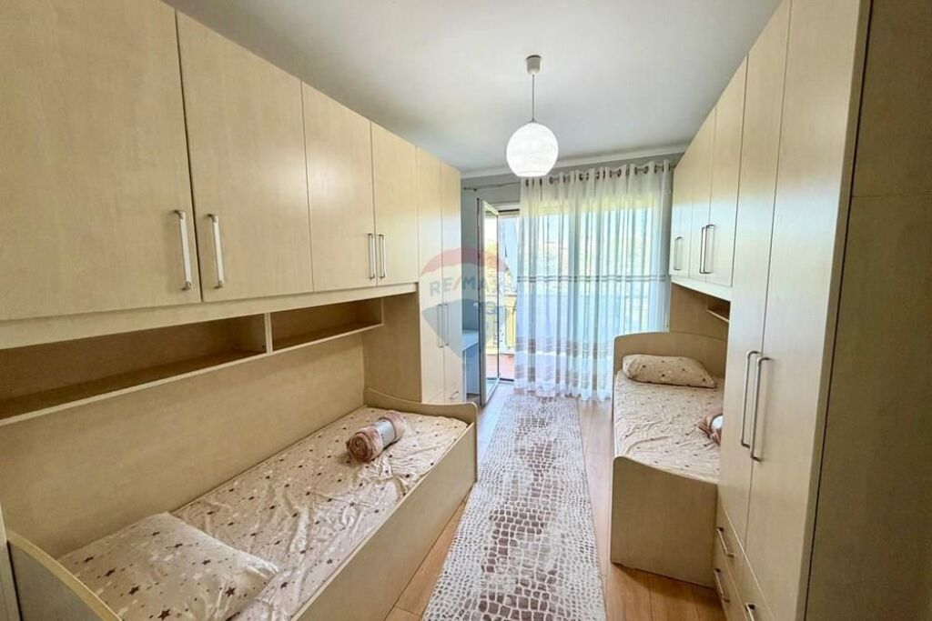APARTAMENT 2+1+2 TEK KOPSHTI BOTANIK !