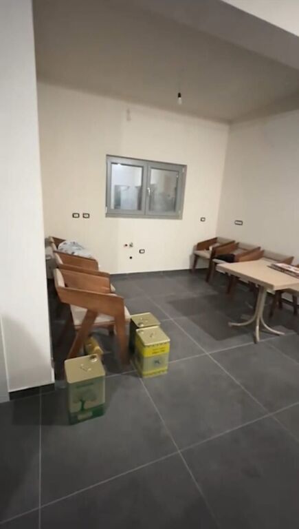 Shitje | Shtëpi private 2 + 1 | Kombinat | 142000 €