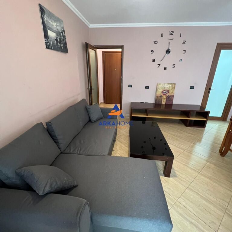 JEPET APARTAMENT ME QERA 1+1 "AFER REKA BAKERY, RRUGA DIBRES" 45000 LEKE