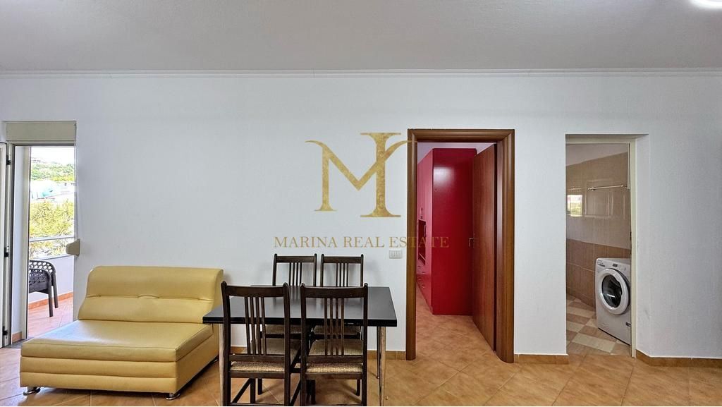 Shitet apartament 1+1. Kati 4, pa ashensor. Shkembi Kavajes, afer Bonita