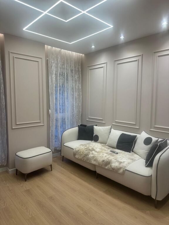 Jepet me qira apartament 1+1 te Univers City!